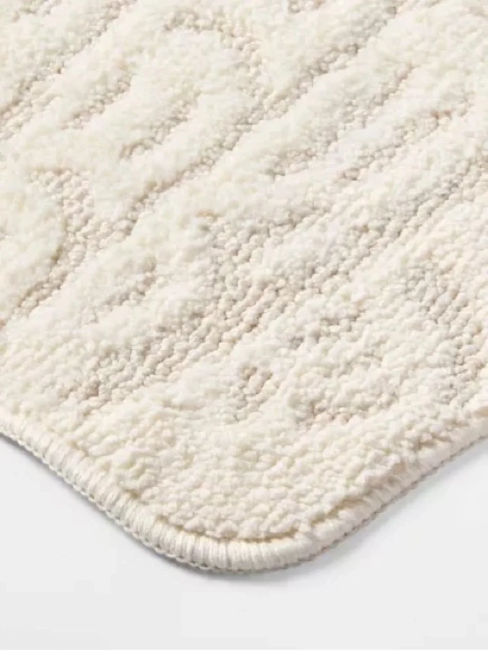 Threshold Cream Shell-Shaped Bath Mat